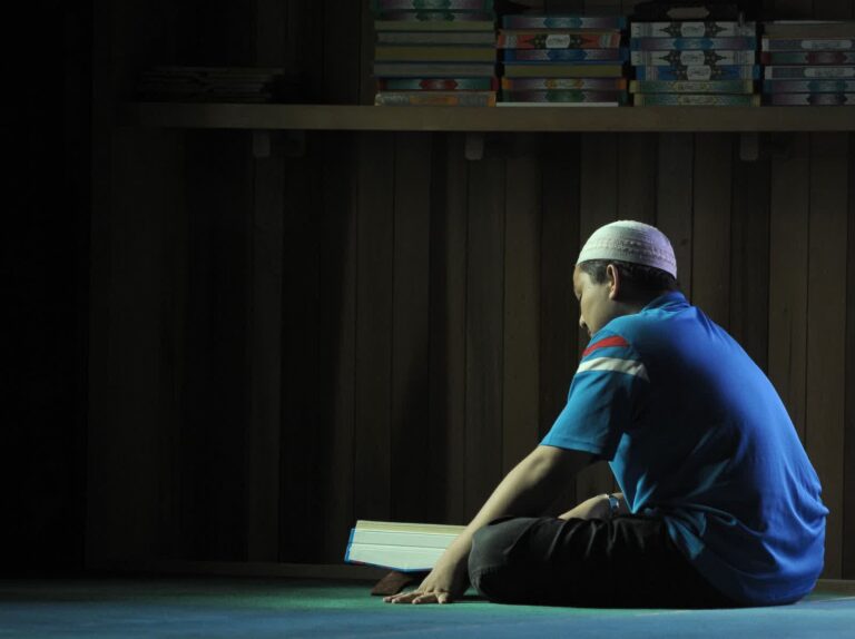 orang-baca-quran