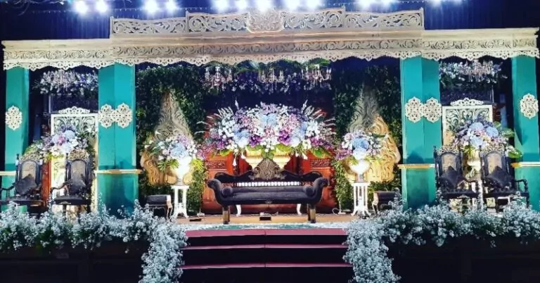 Dekorasi adat Jawa untuk pernikahan Solo