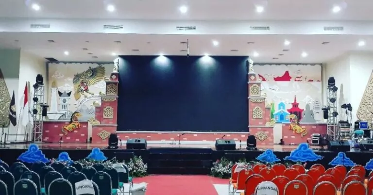 Dekorasi acara sekolah dan akhirussanah di Solo